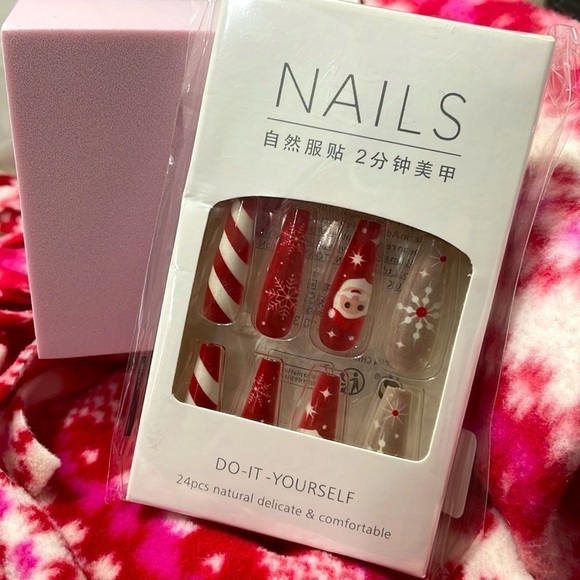 Christmas Santa Press On Nail Set - Picture 9 of 12